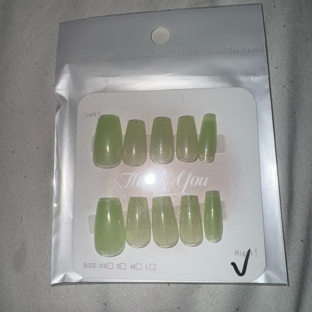 Press on nails, green coffin, shape size small